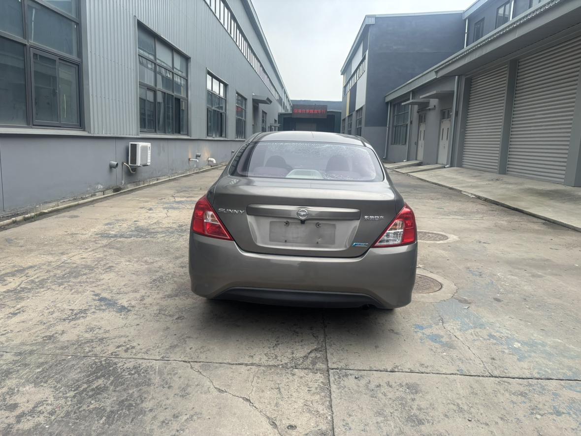Nissan Sunny 2015 thumb 5