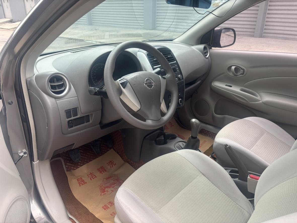 Nissan Sunny 2015 thumb 6