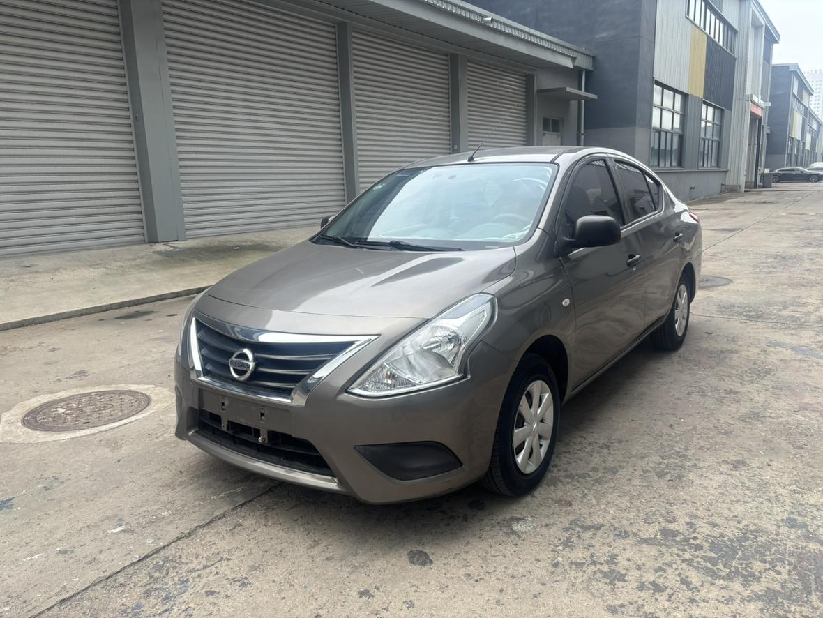 Nissan Sunny 2015 thumb 8