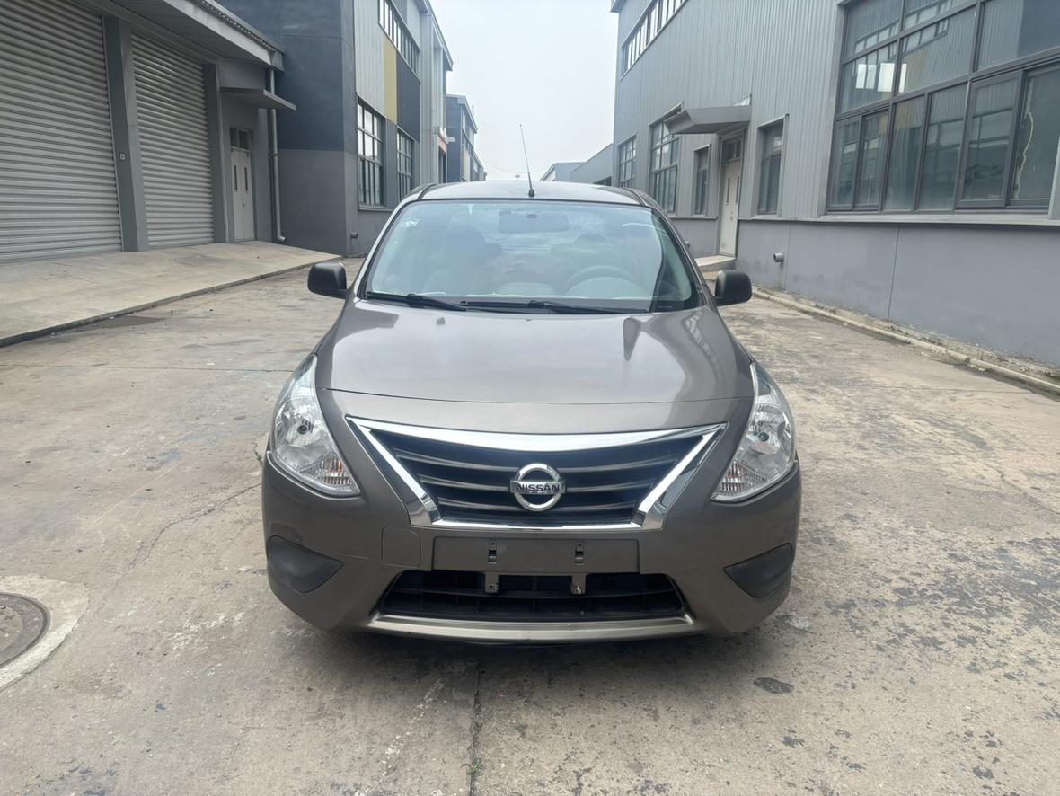 Nissan Sunny 2015 thumb 9
