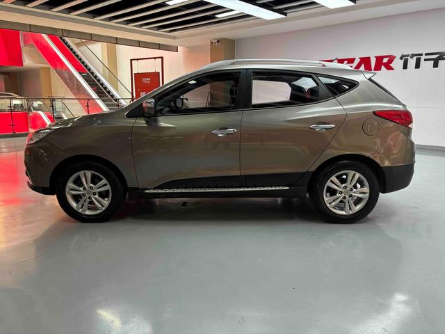 Hyundai ix35 2010 thumb 2