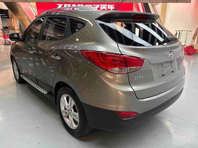 Hyundai ix35 2010 thumb 3