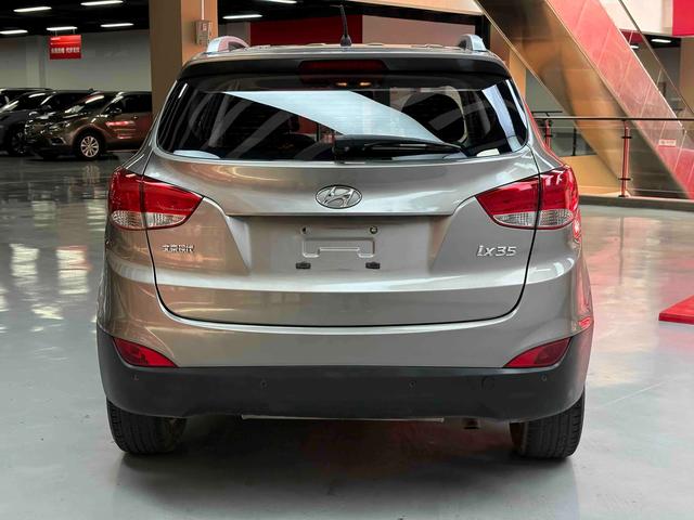 Hyundai ix35 2010 thumb 4