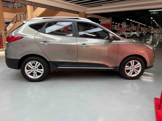 Hyundai ix35 2010 thumb 6