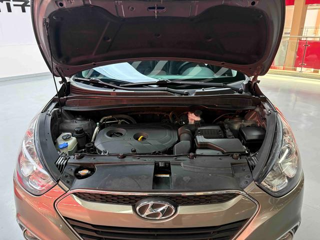 Hyundai ix35 2010 thumb 8