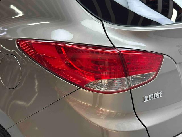 Hyundai ix35 2010 thumb 11