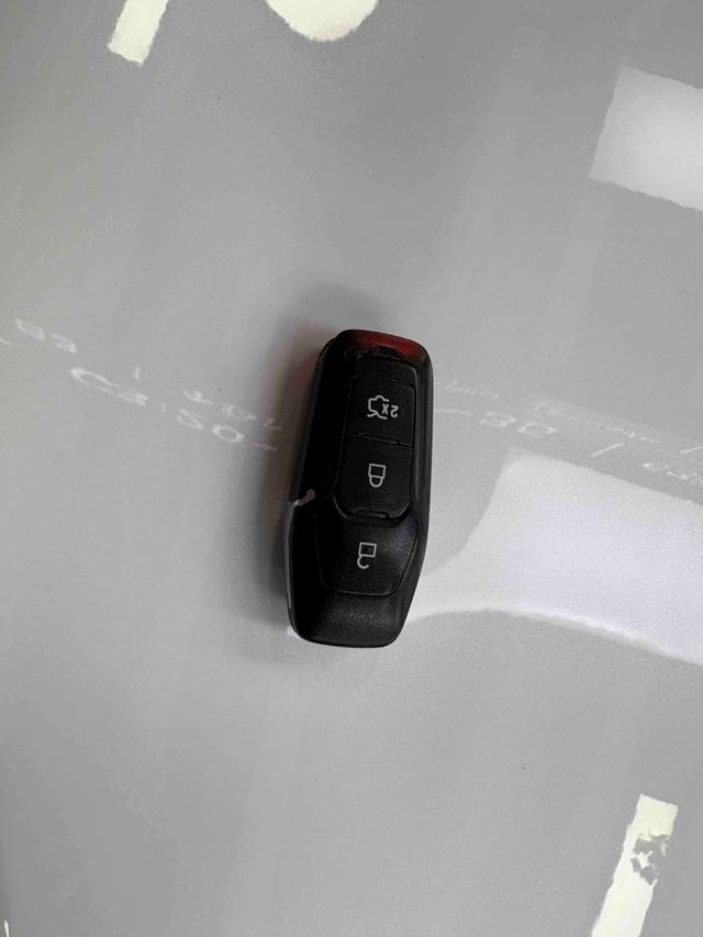 Ford Mondeo 2013 thumb 9