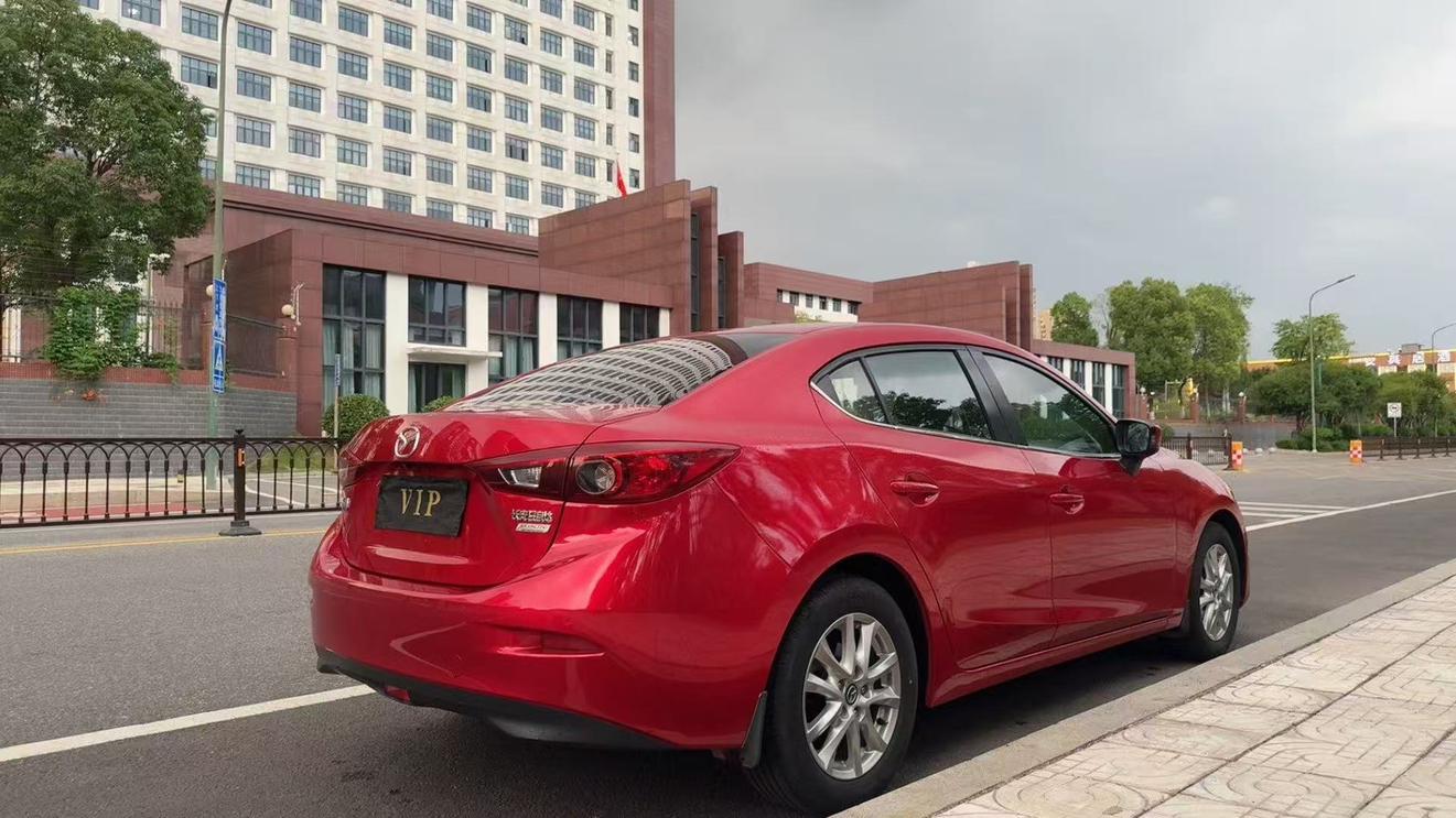 Mazda 3 2019 thumb 4