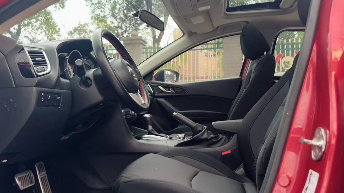 Mazda 3 2019 thumb 6