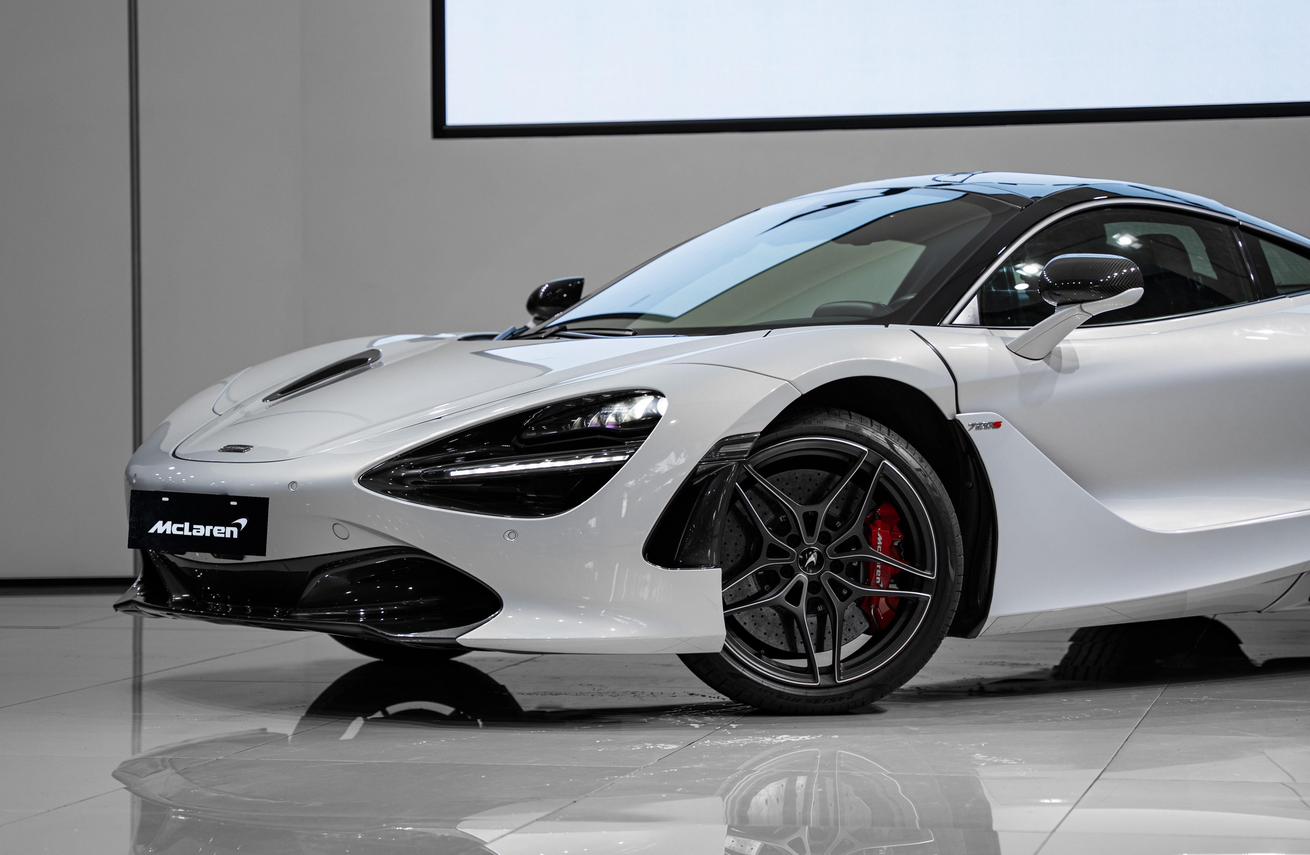 McLaren 720S 2019 thumb 4