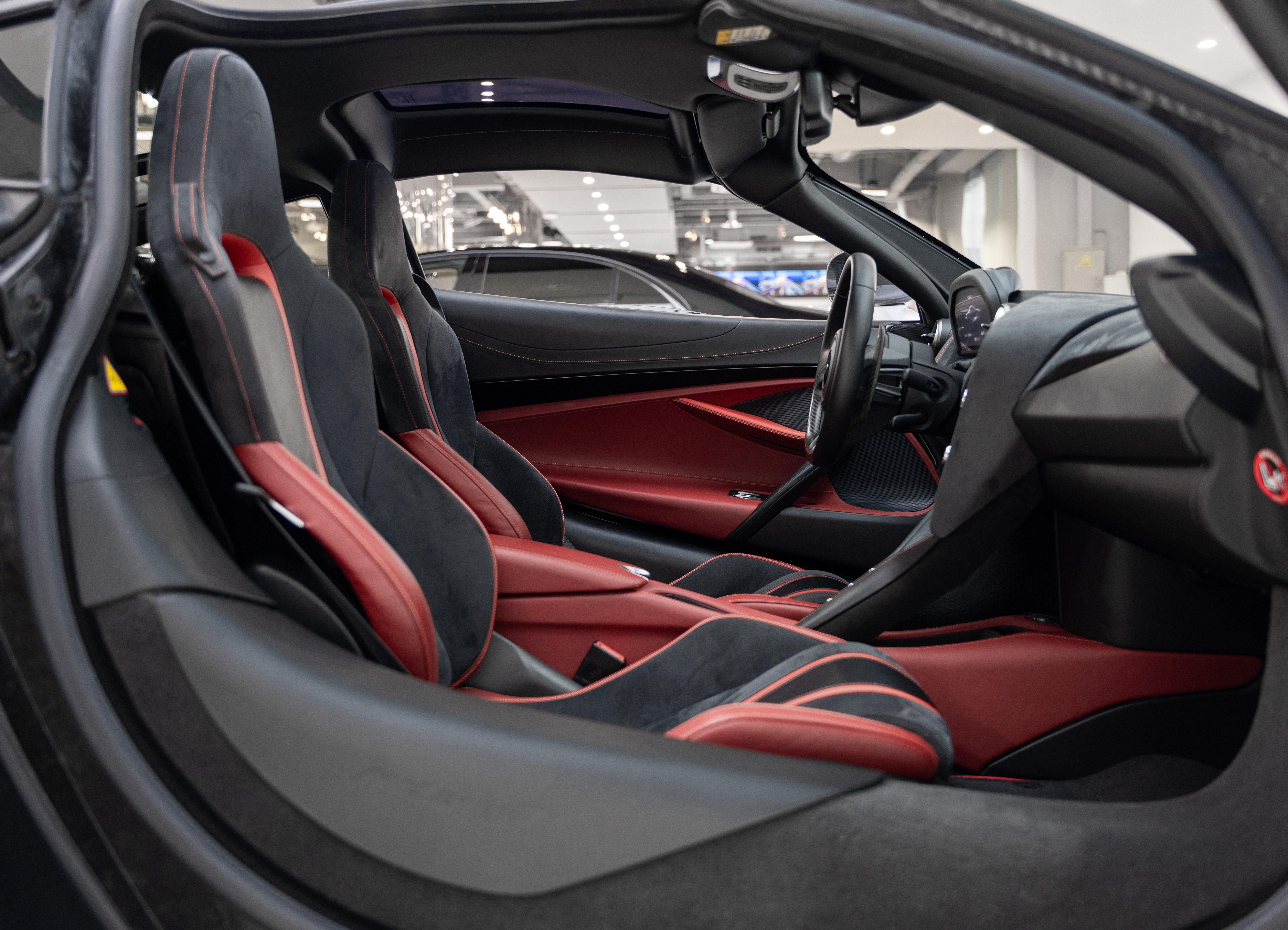 McLaren 720S 2019 thumb 7