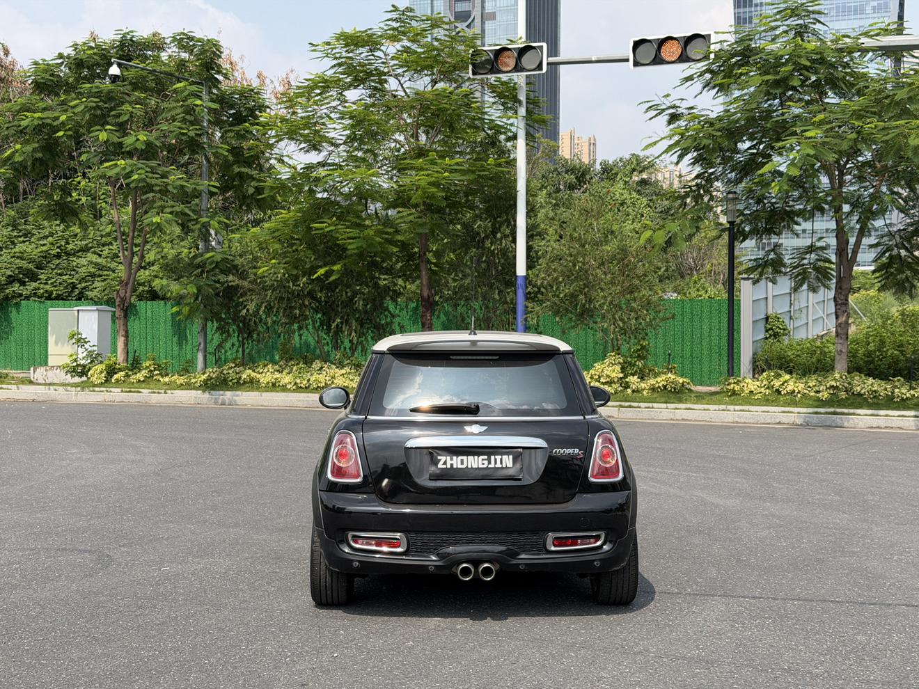 Mini Hatch 2011 thumb 4