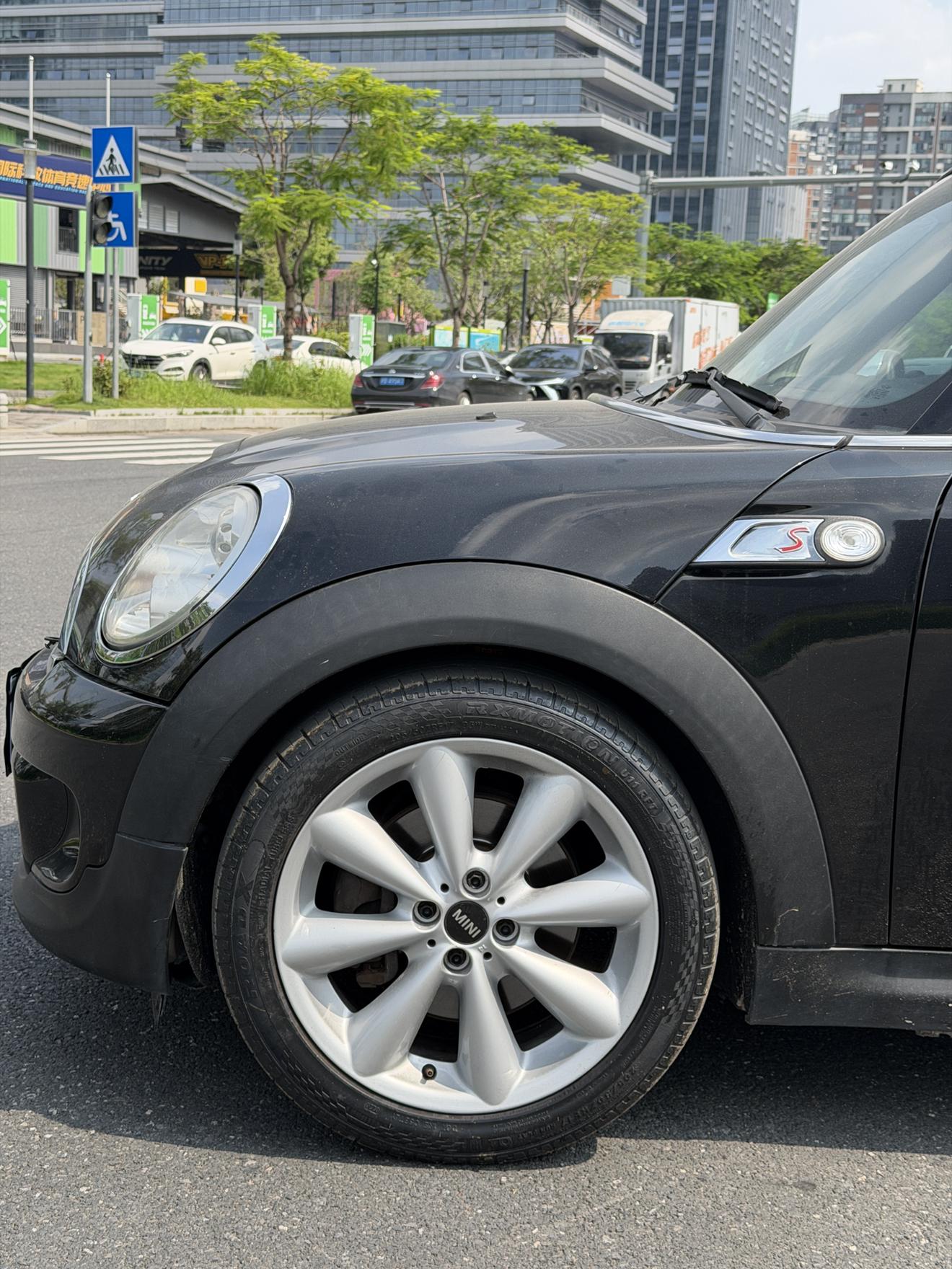 Mini Hatch 2011 thumb 8