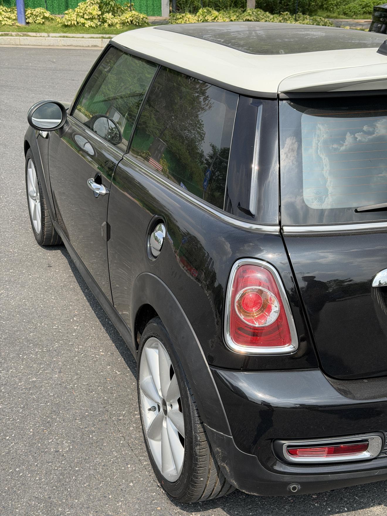 Mini Hatch 2011 thumb 9