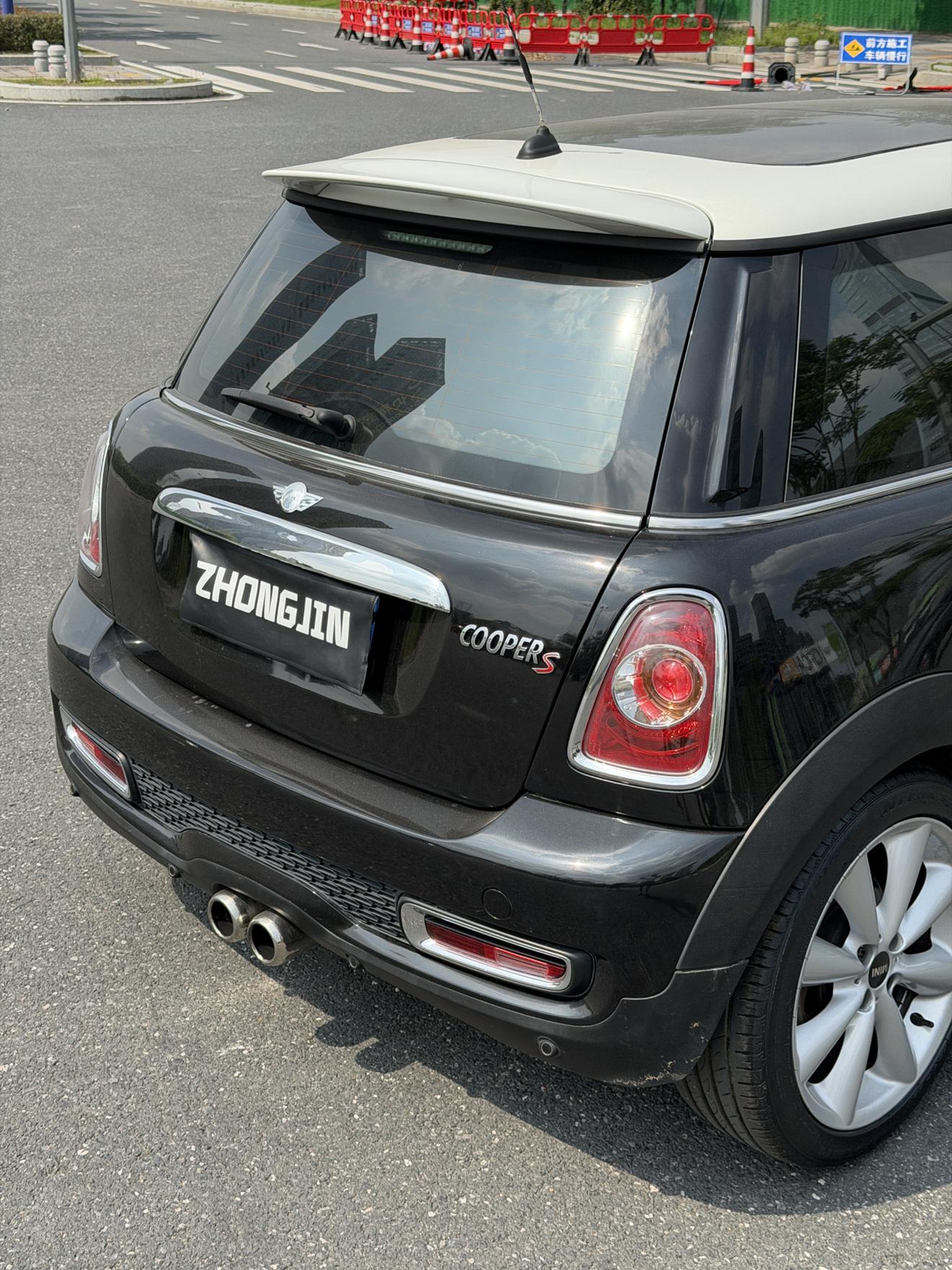 Mini Hatch 2011 thumb 12