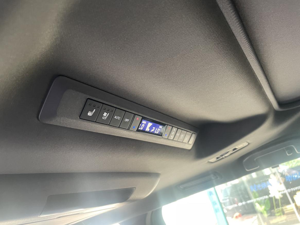 Toyota Granvia 2023 thumb 5