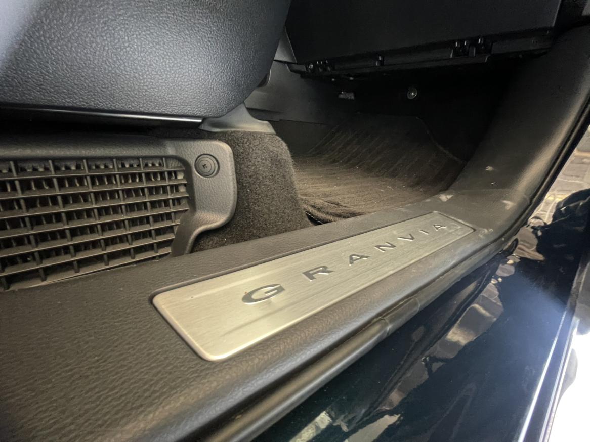 Toyota Granvia 2023 thumb 11