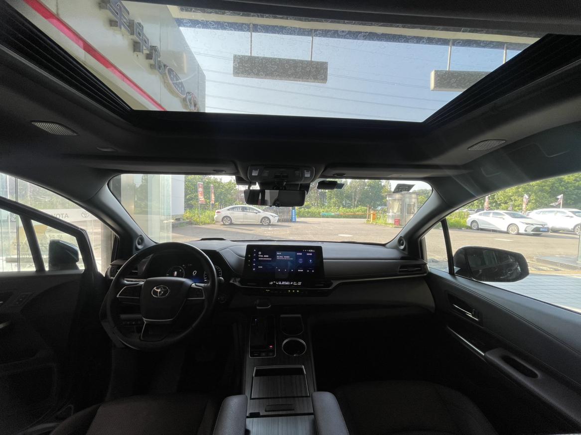 Toyota Granvia 2023 thumb 12
