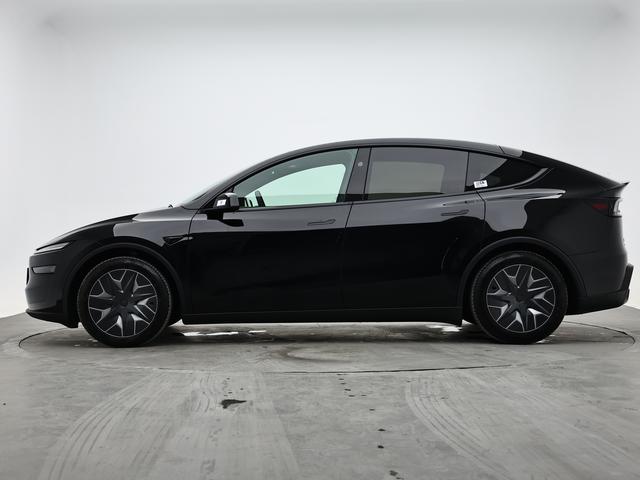 Tesla Model Y 2026 thumb 2