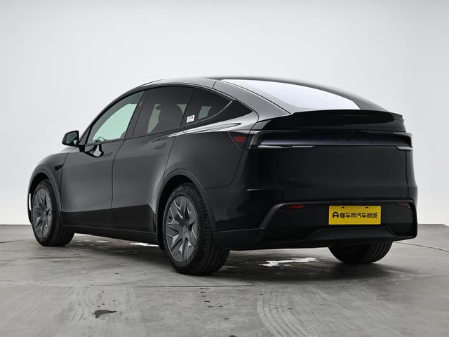 Tesla Model Y 2026 thumb 3