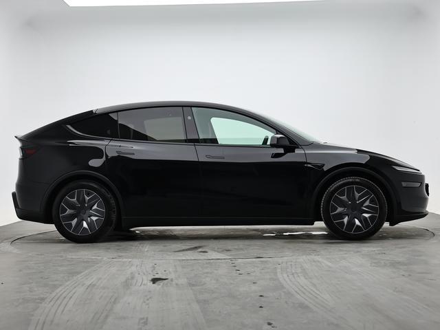 Tesla Model Y 2026 thumb 6