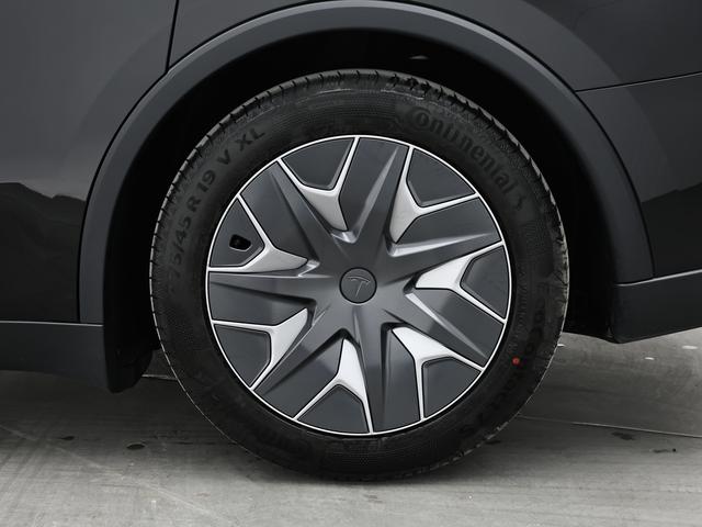 Tesla Model Y 2026 thumb 7