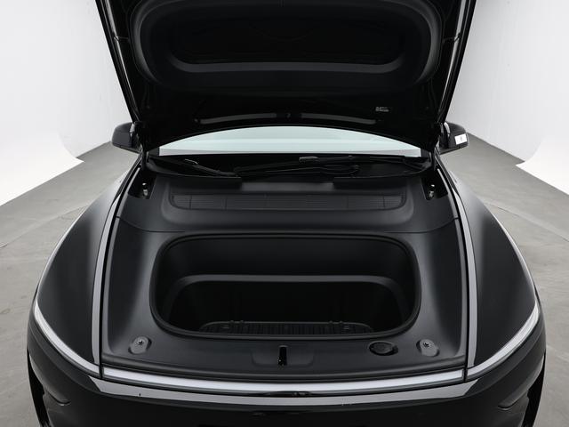 Tesla Model Y 2026 thumb 8