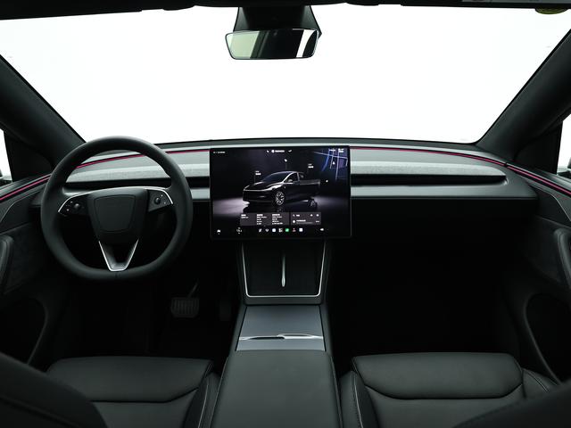 Tesla Model Y 2026 thumb 12