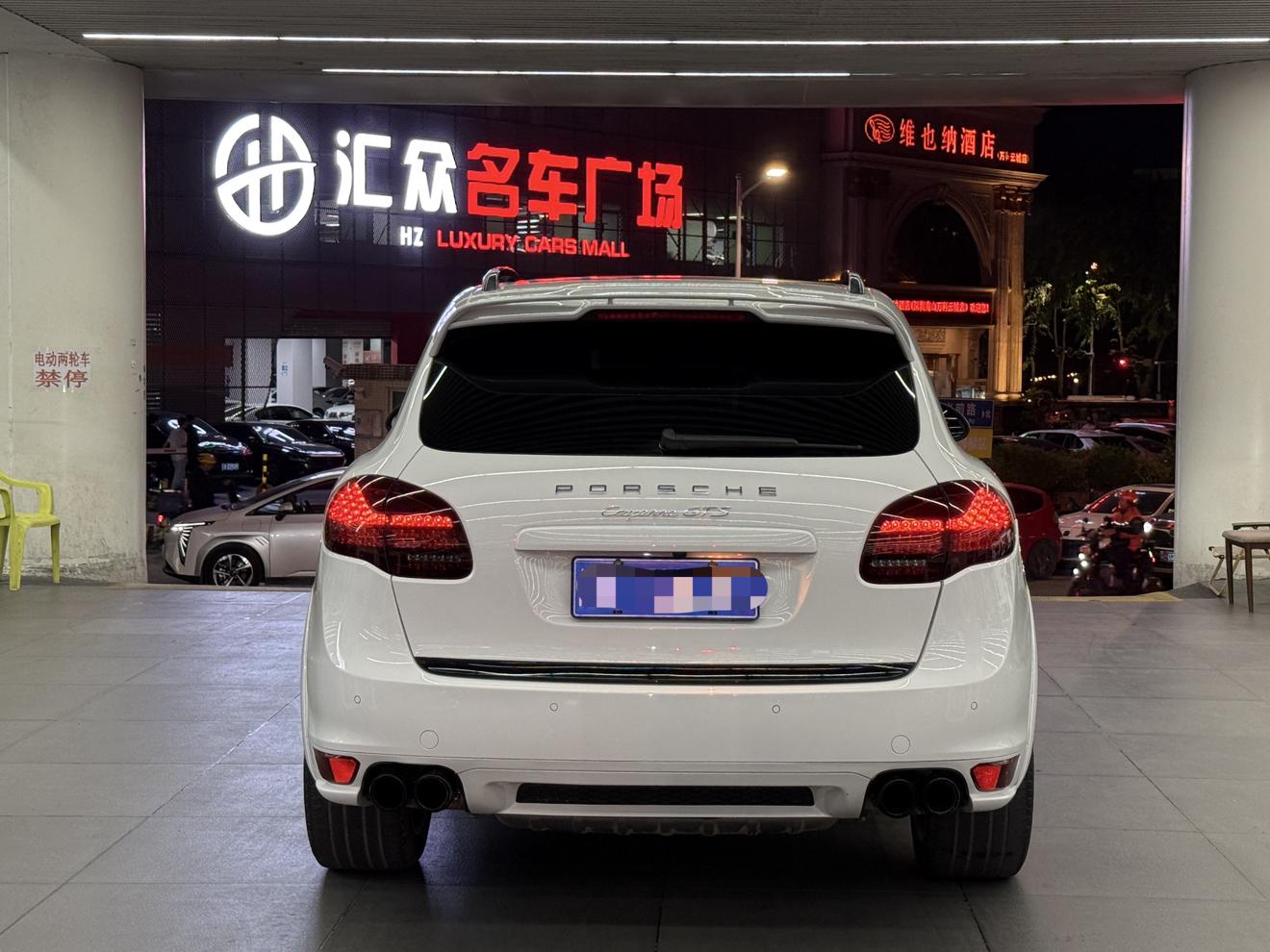Porsche Cayenne 2012 thumb 2