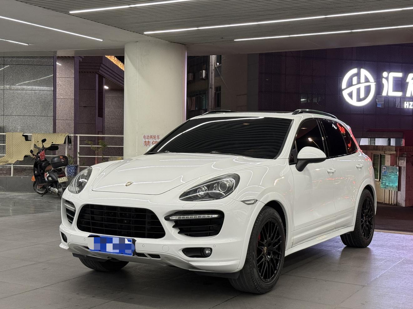 Porsche Cayenne 2012 thumb 8