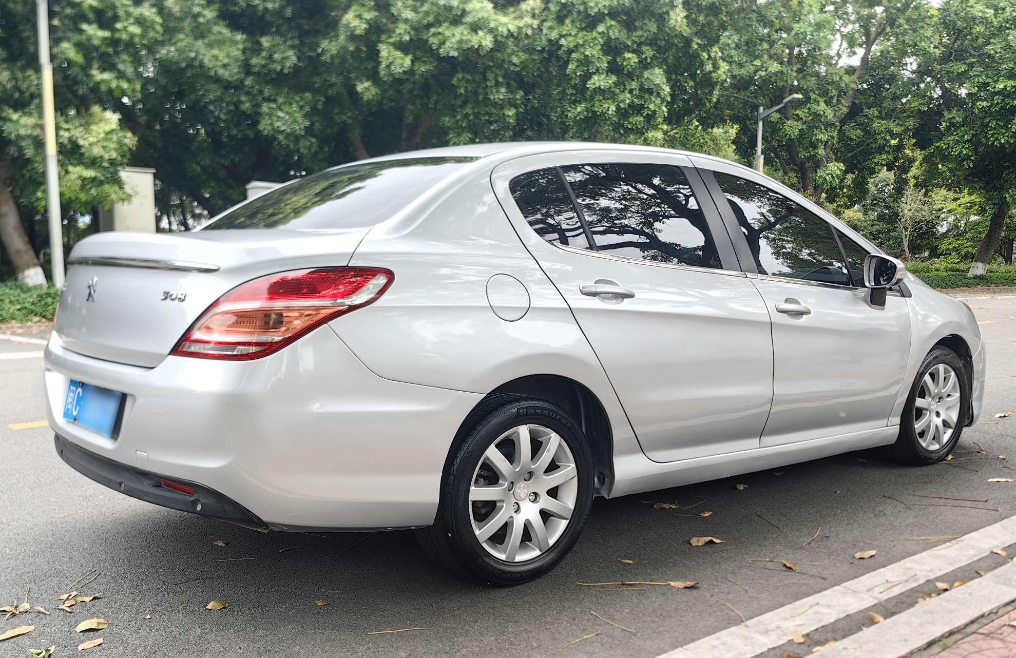 Peugeot 308 2013 thumb 4