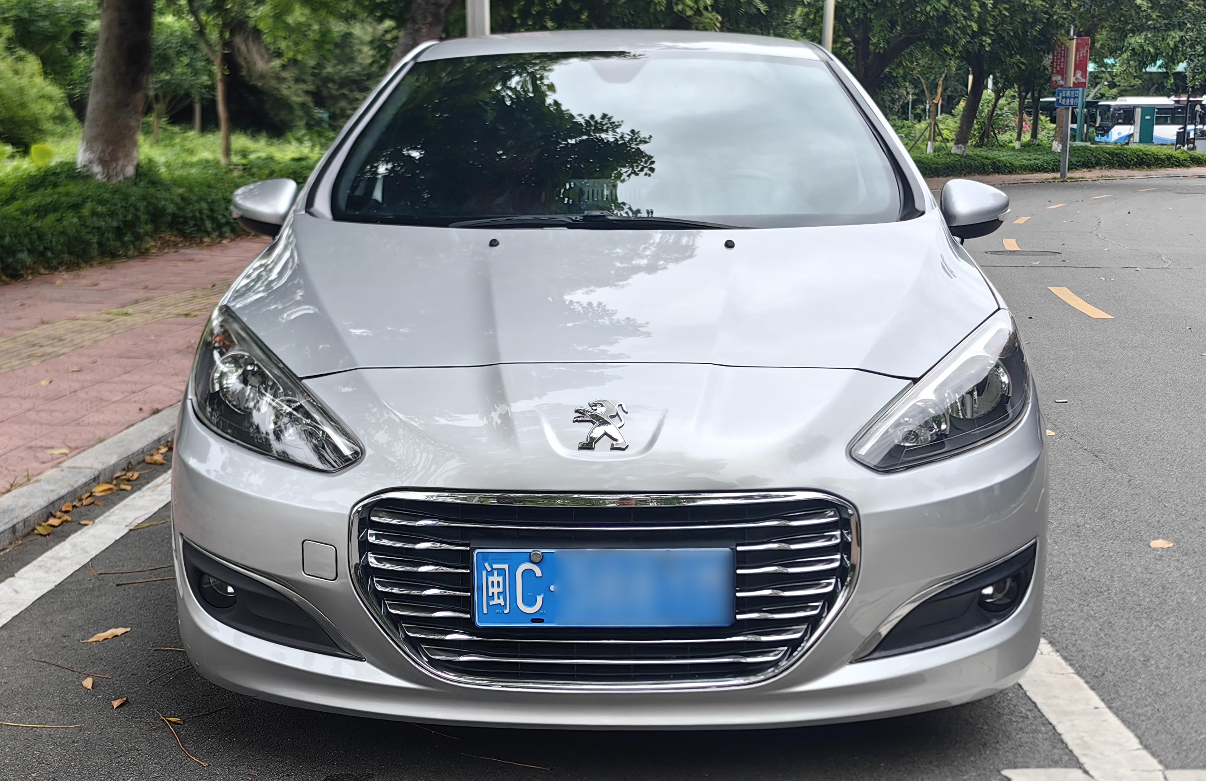 Peugeot 308 2013 thumb 10