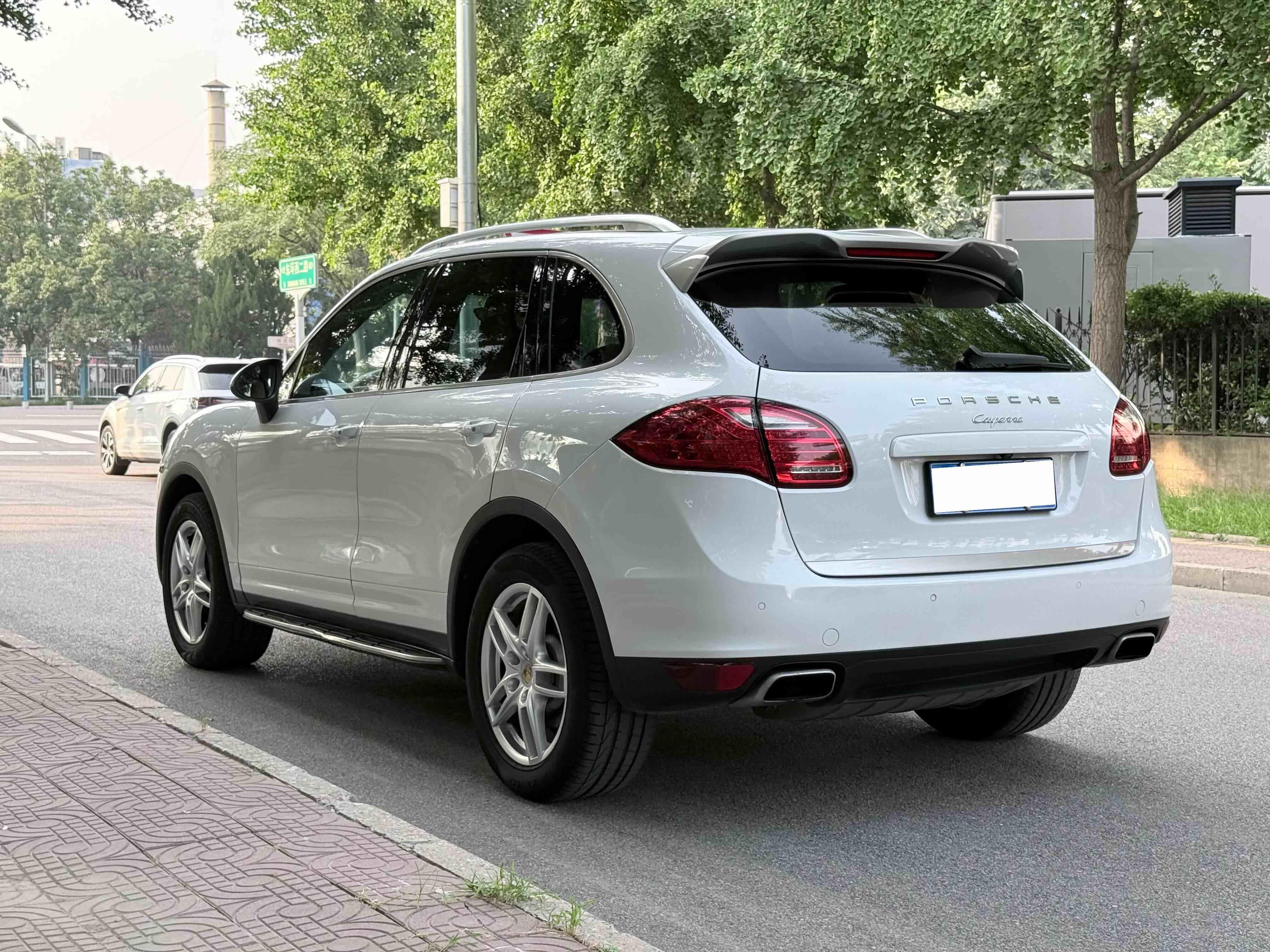 Porsche Cayenne 2014 thumb 2
