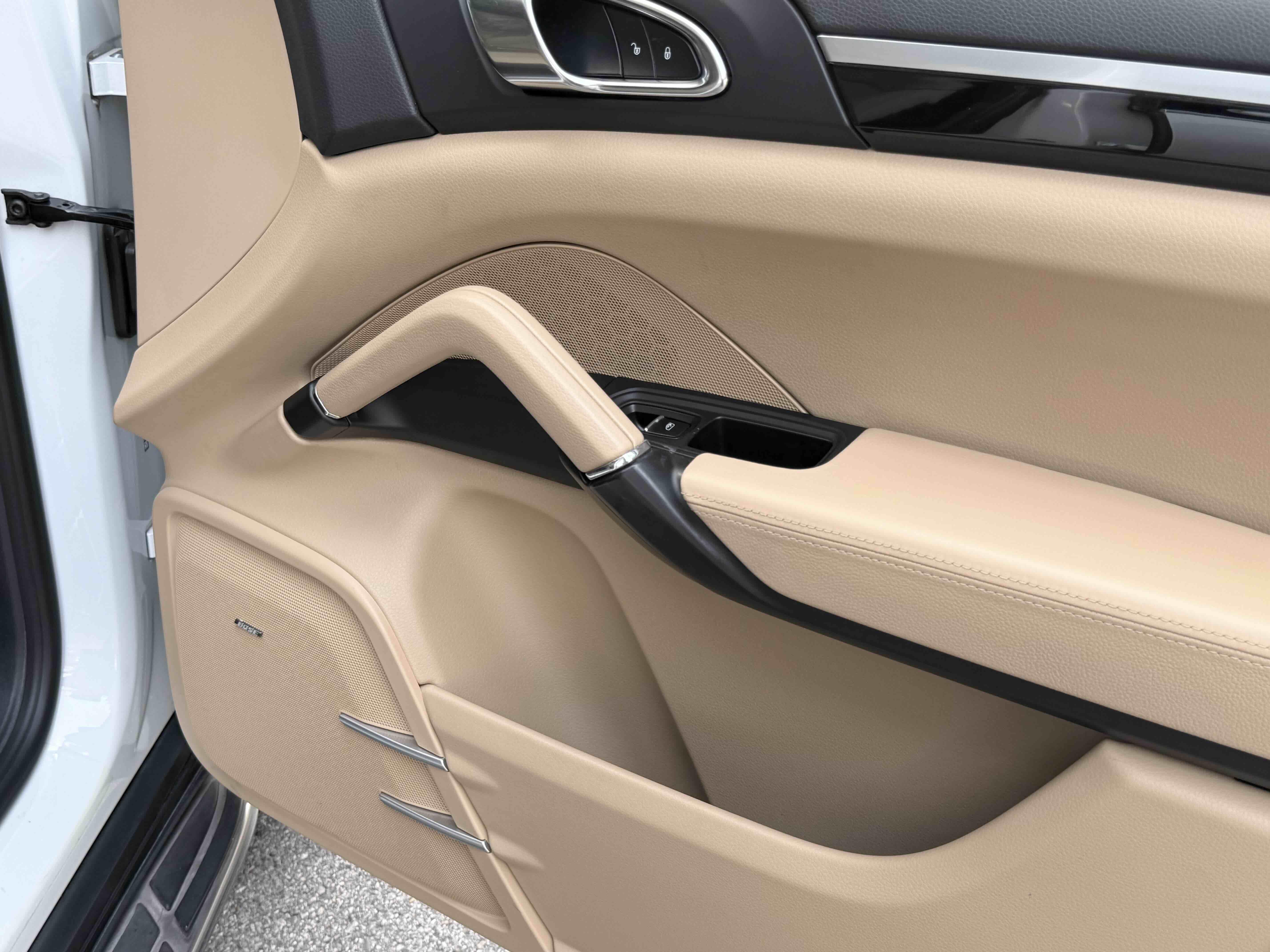 Porsche Cayenne 2014 thumb 12