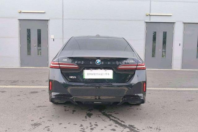BMW i5 2025 thumb 2
