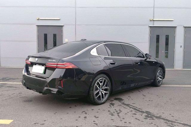 BMW i5 2025 thumb 3