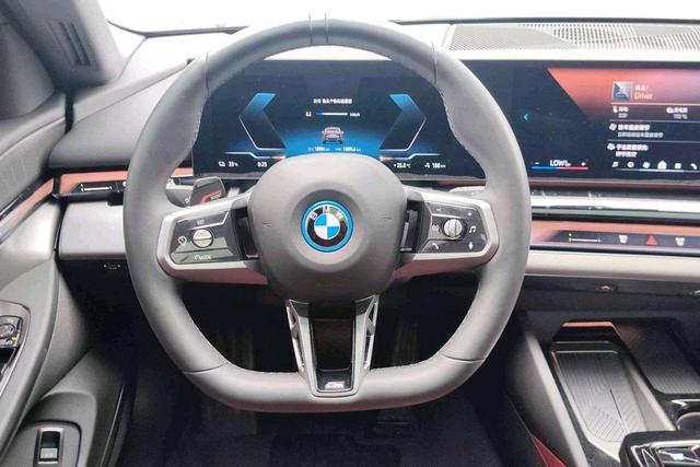 BMW i5 2025 thumb 8