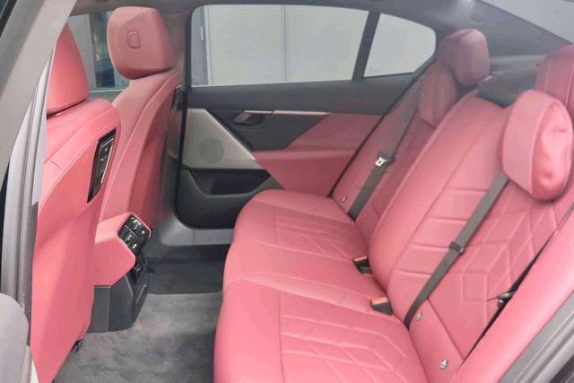 BMW i5 2025 thumb 10