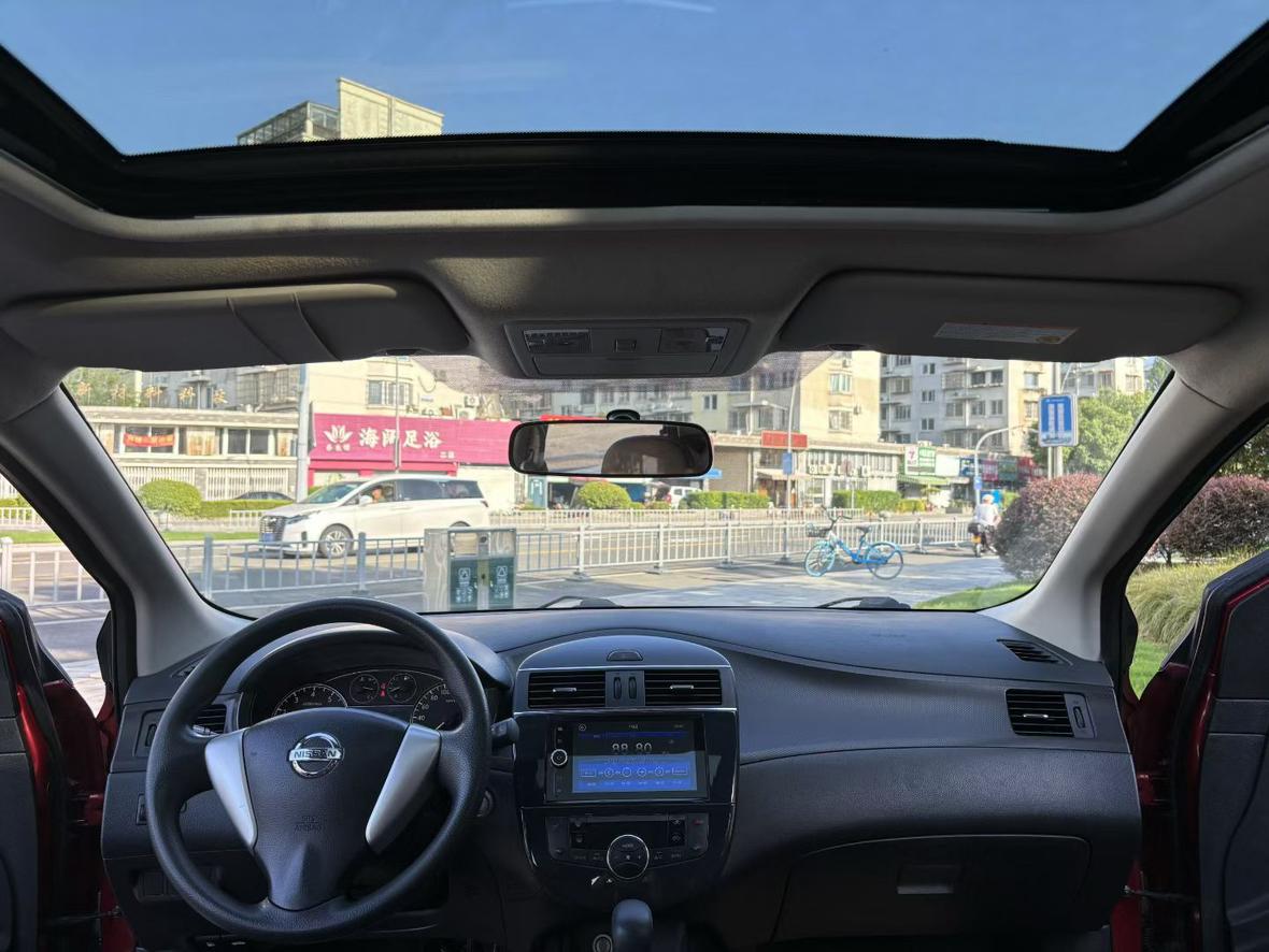 Nissan Tiida 2014 thumb 5