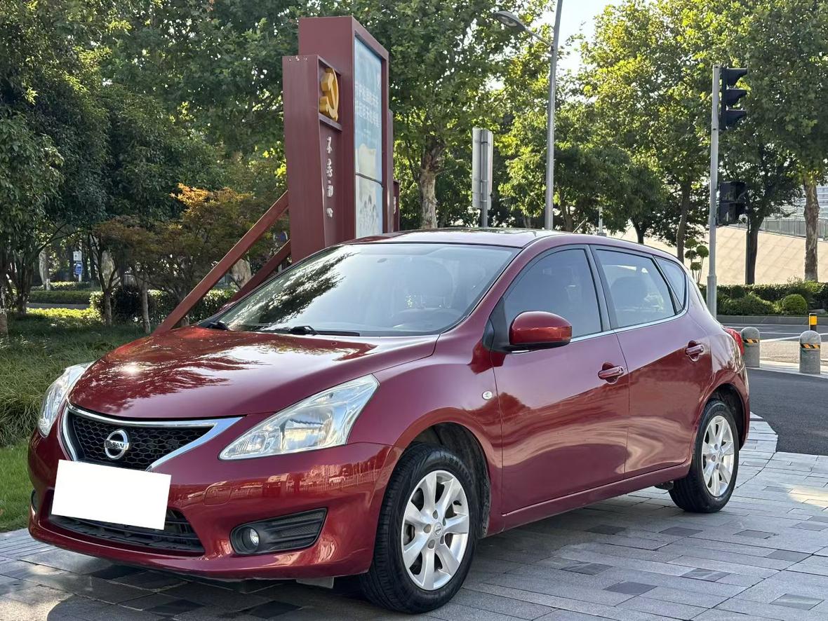 Nissan Tiida 2014 thumb 9