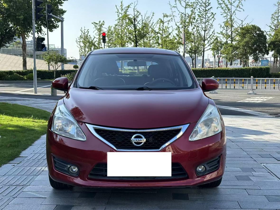 Nissan Tiida 2014 thumb 10
