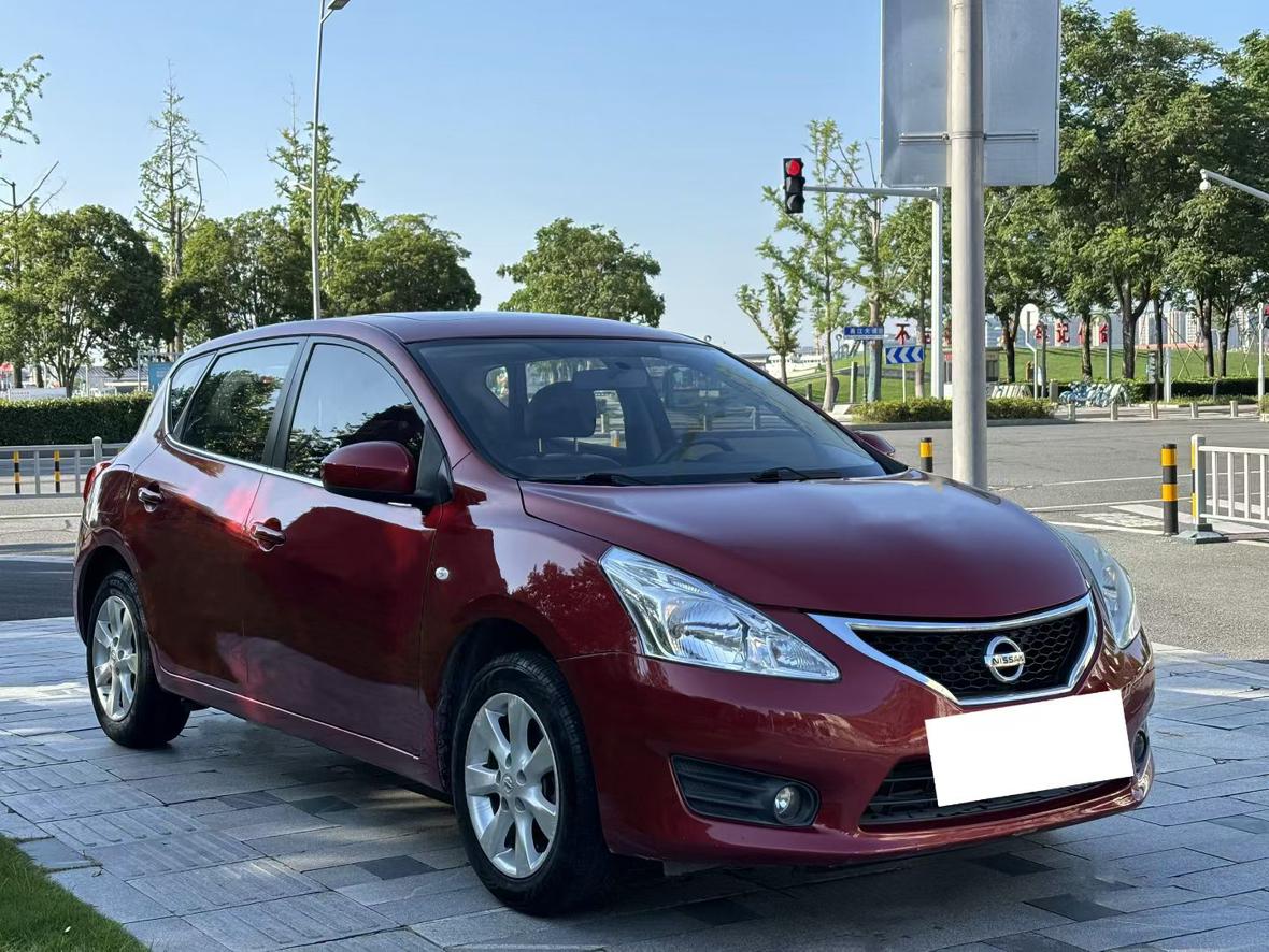 Nissan Tiida 2014 thumb 11