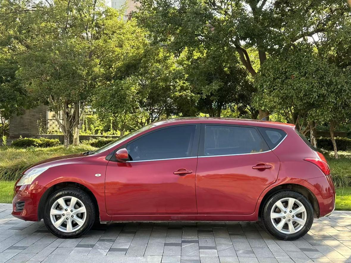 Nissan Tiida 2014 thumb 12