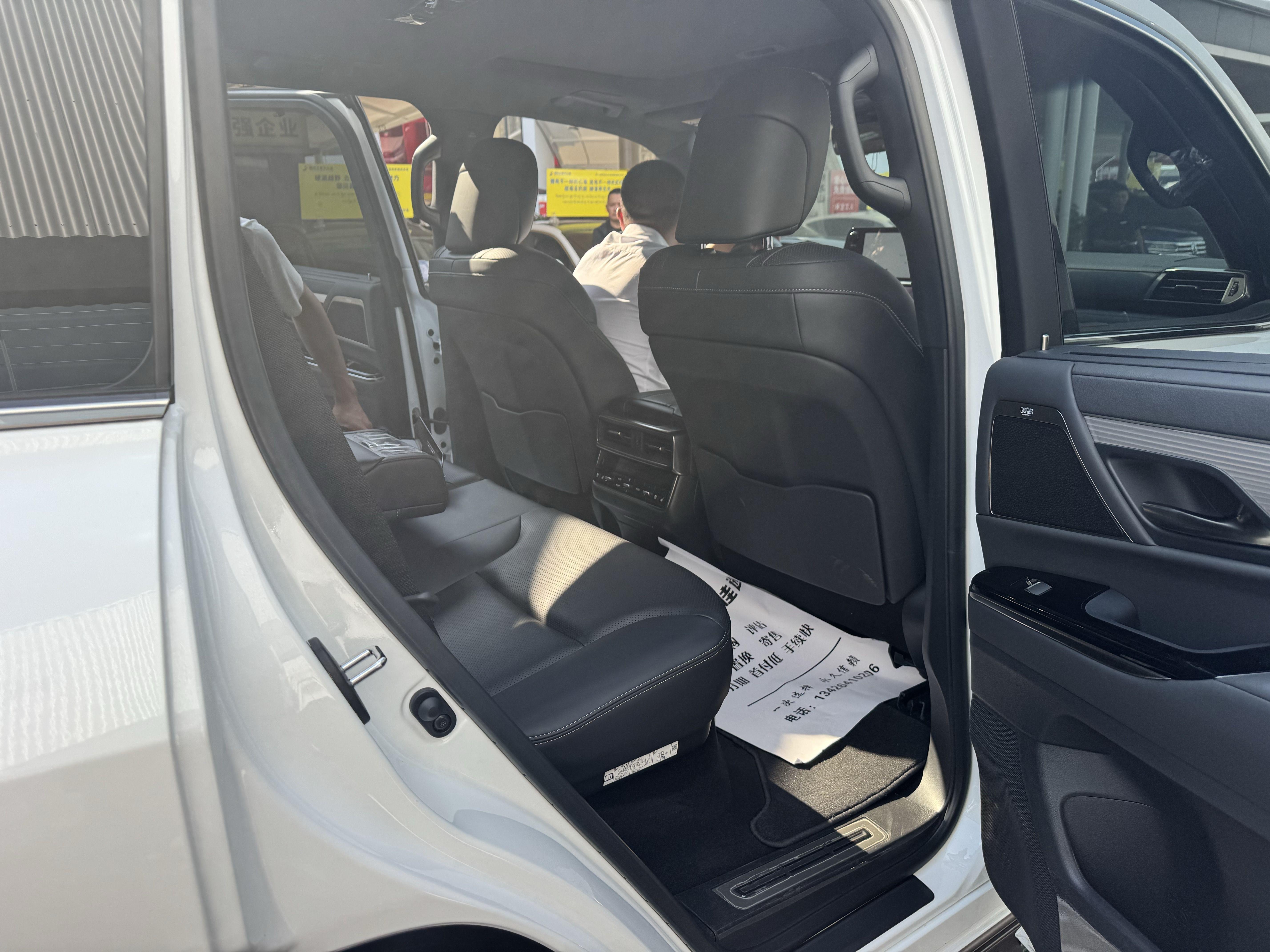 Lexus LX 2023 thumb 5