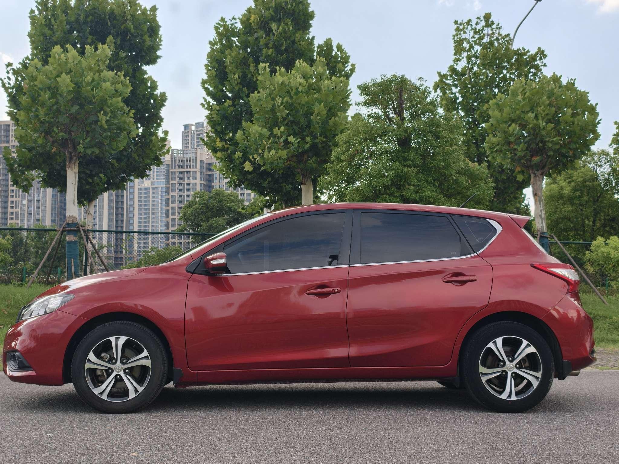 Nissan Tiida 2019 thumb 2