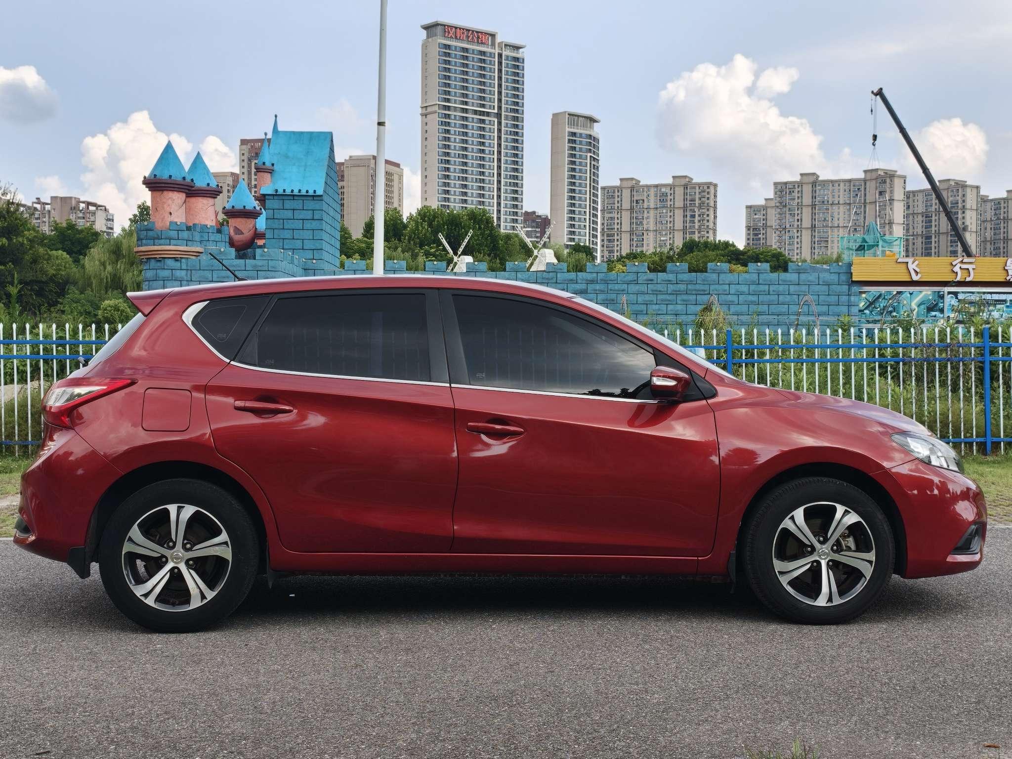 Nissan Tiida 2019 thumb 6