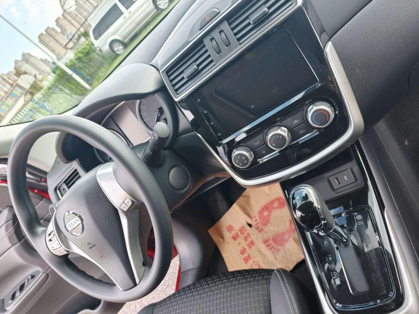 Nissan Tiida 2019 thumb 9