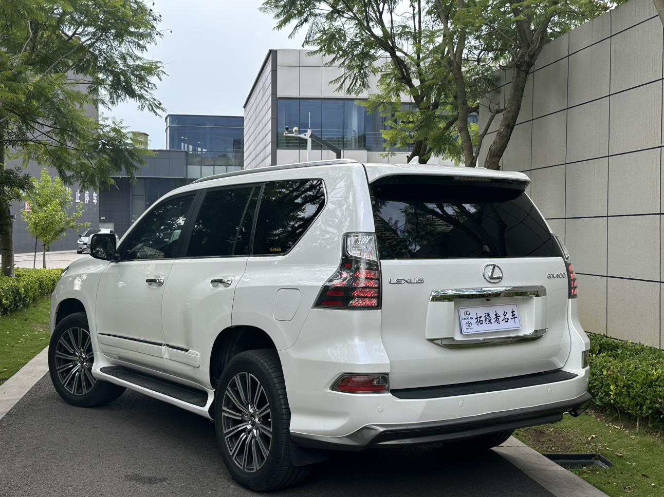 Lexus GX 2012 thumb 2