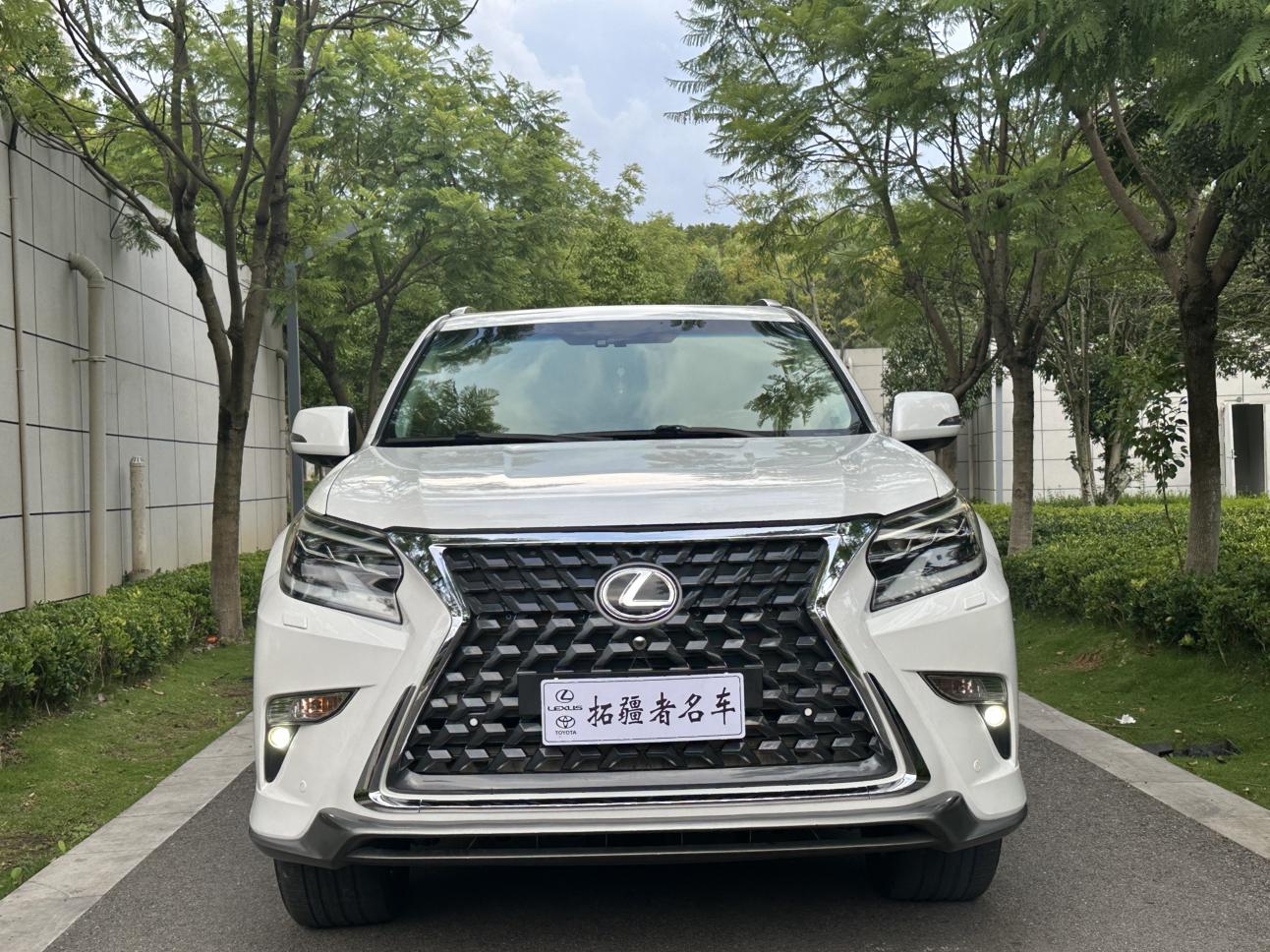Lexus GX 2012 thumb 9