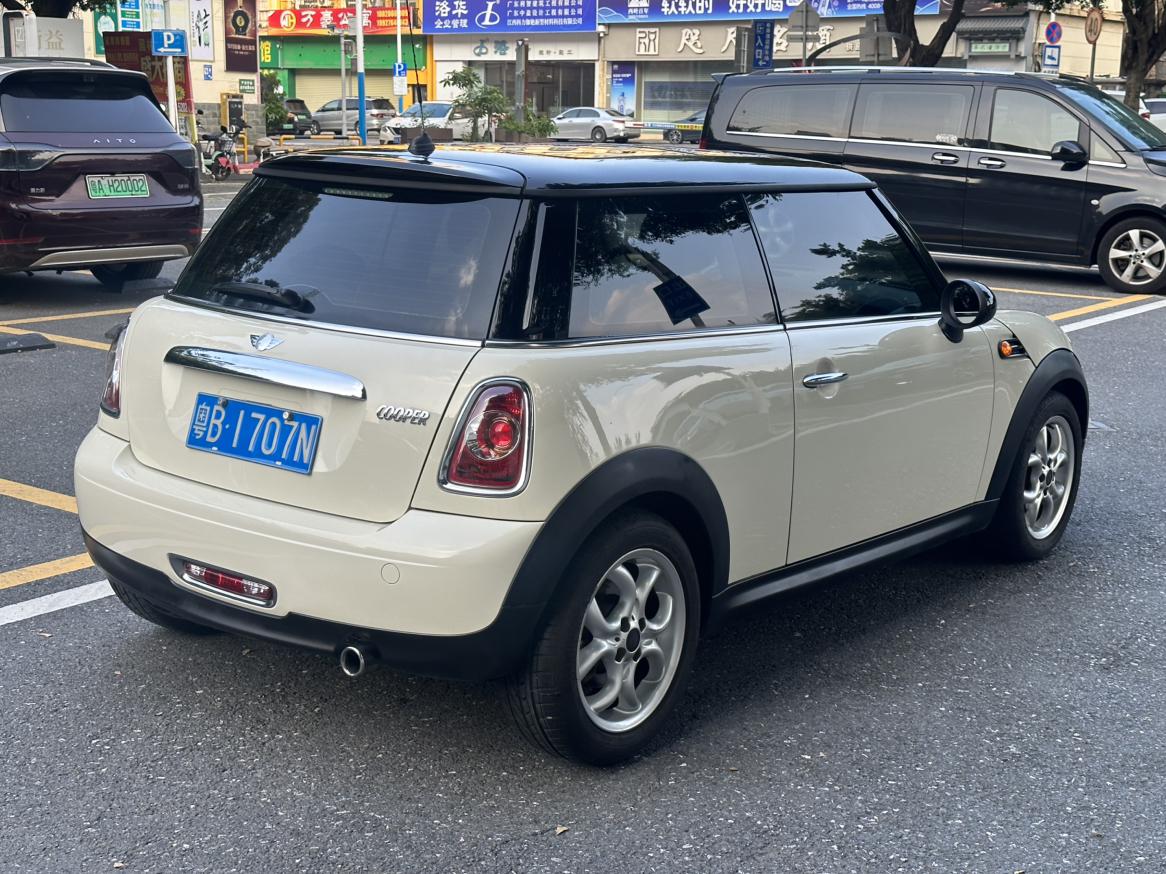 Mini Hatch 2011 thumb 2